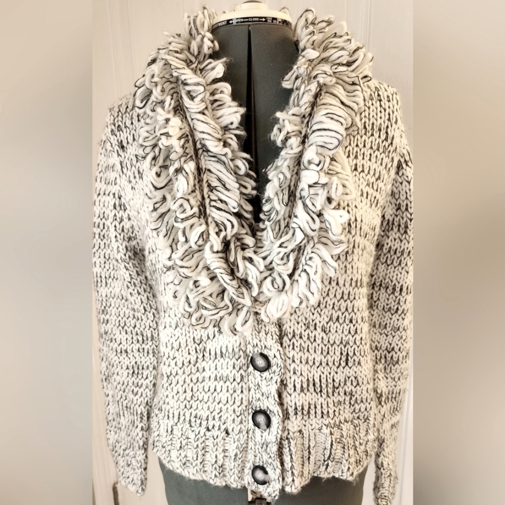 Ellen Tracy chunky knit sweater. M
